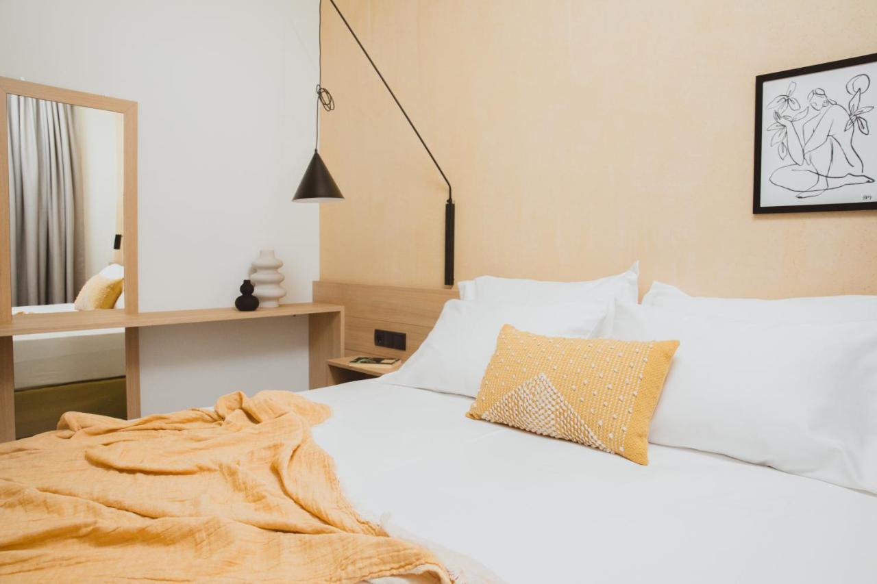 Essentia Vita Comfy Suites Лименас Екстериор снимка
