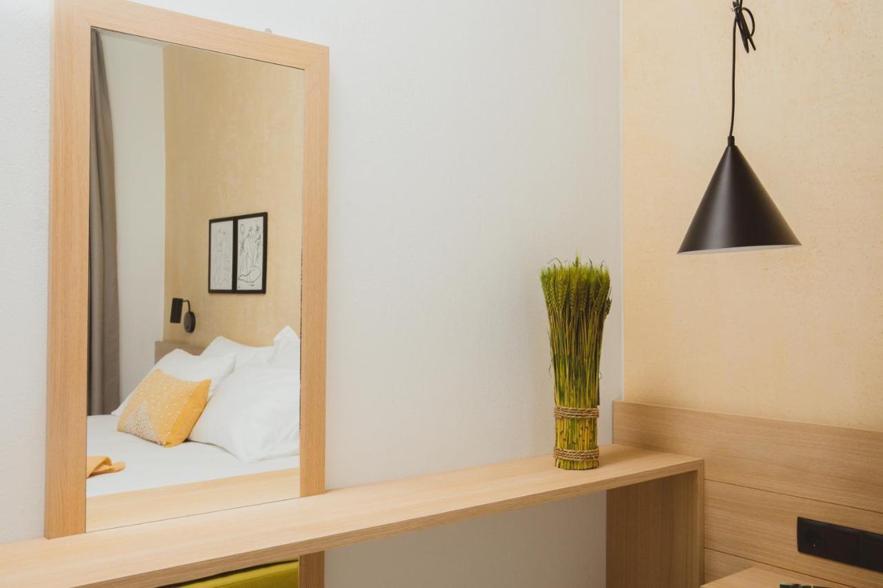 Essentia Vita Comfy Suites Лименас Екстериор снимка